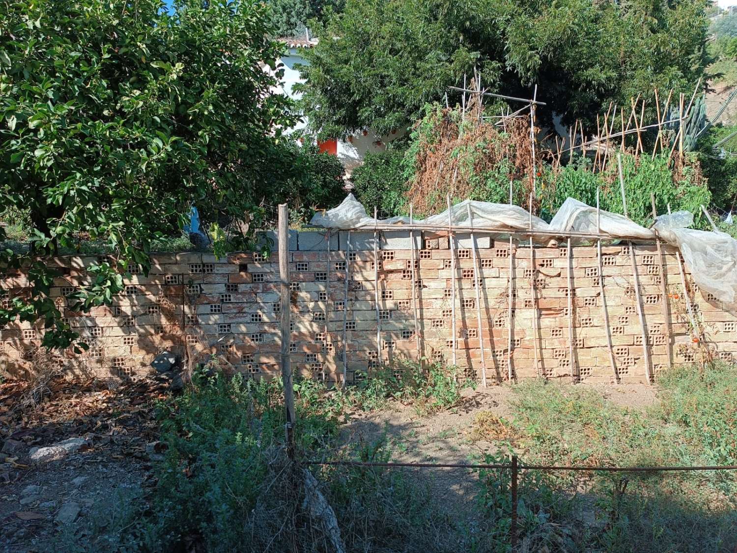 منزل مع قطعة أرض في توتالان للإصلاح