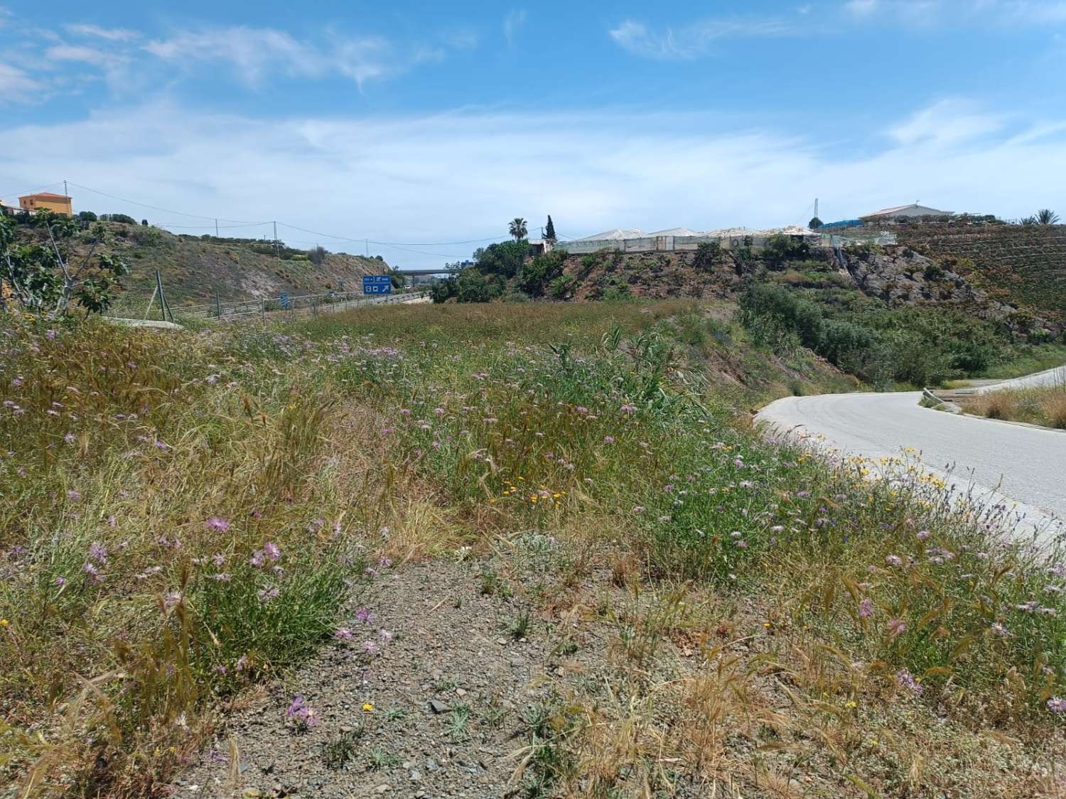 2 Grundstücke in Caleta de Velez Malaga mit Wasser