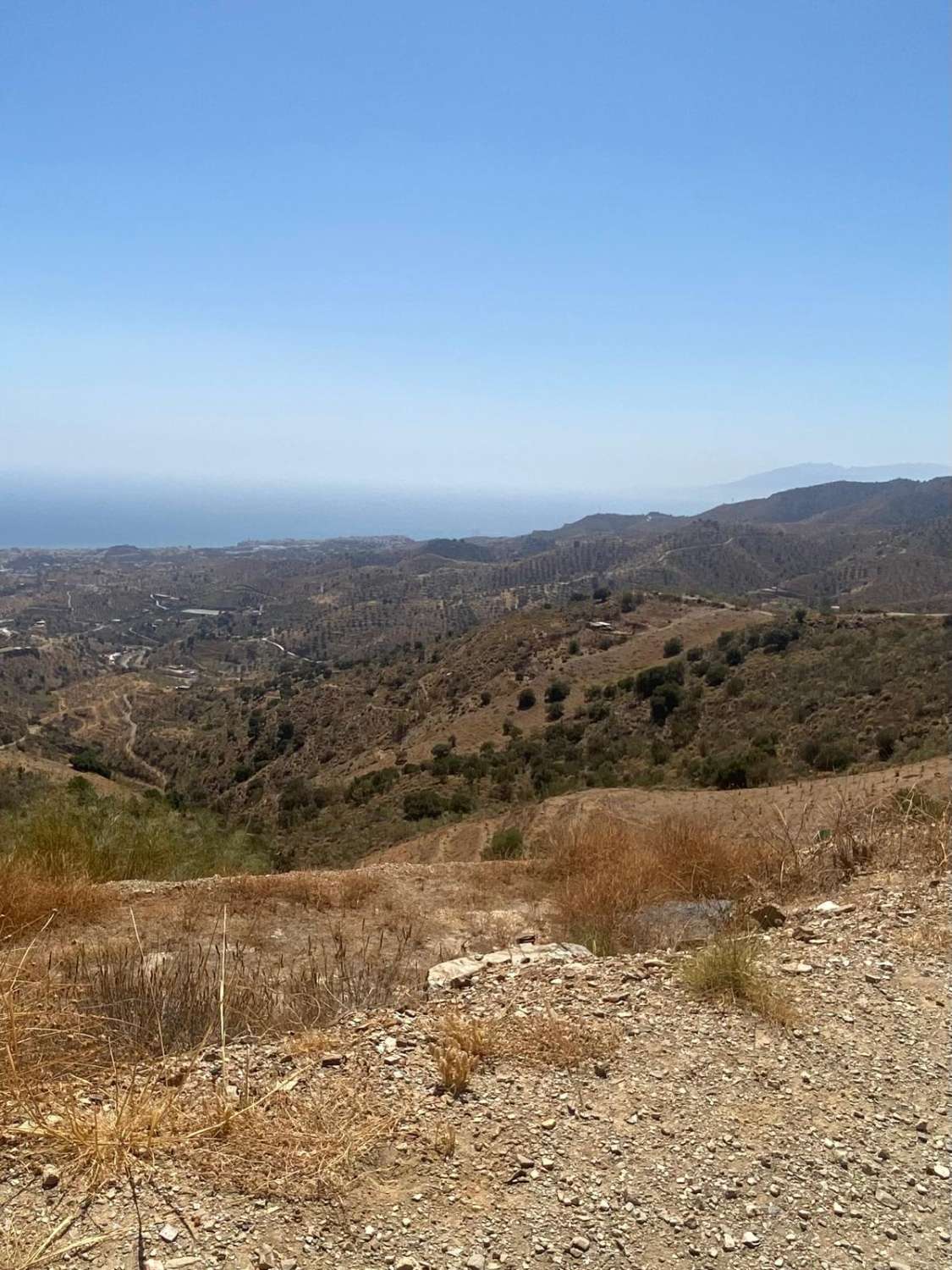 terrain à moclinejo avec vue sur la mer