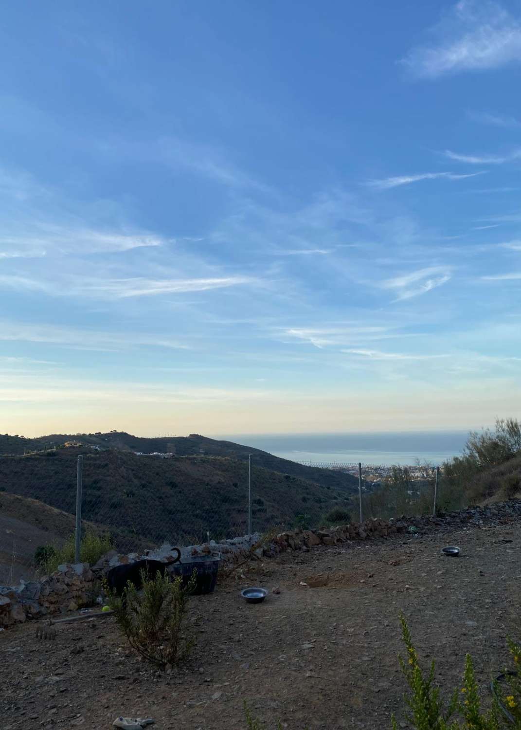 terrain à moclinejo avec vue sur la mer