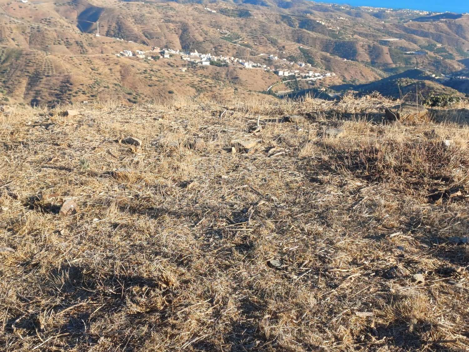 Terreno edificabile a Moclinejo con vista mare