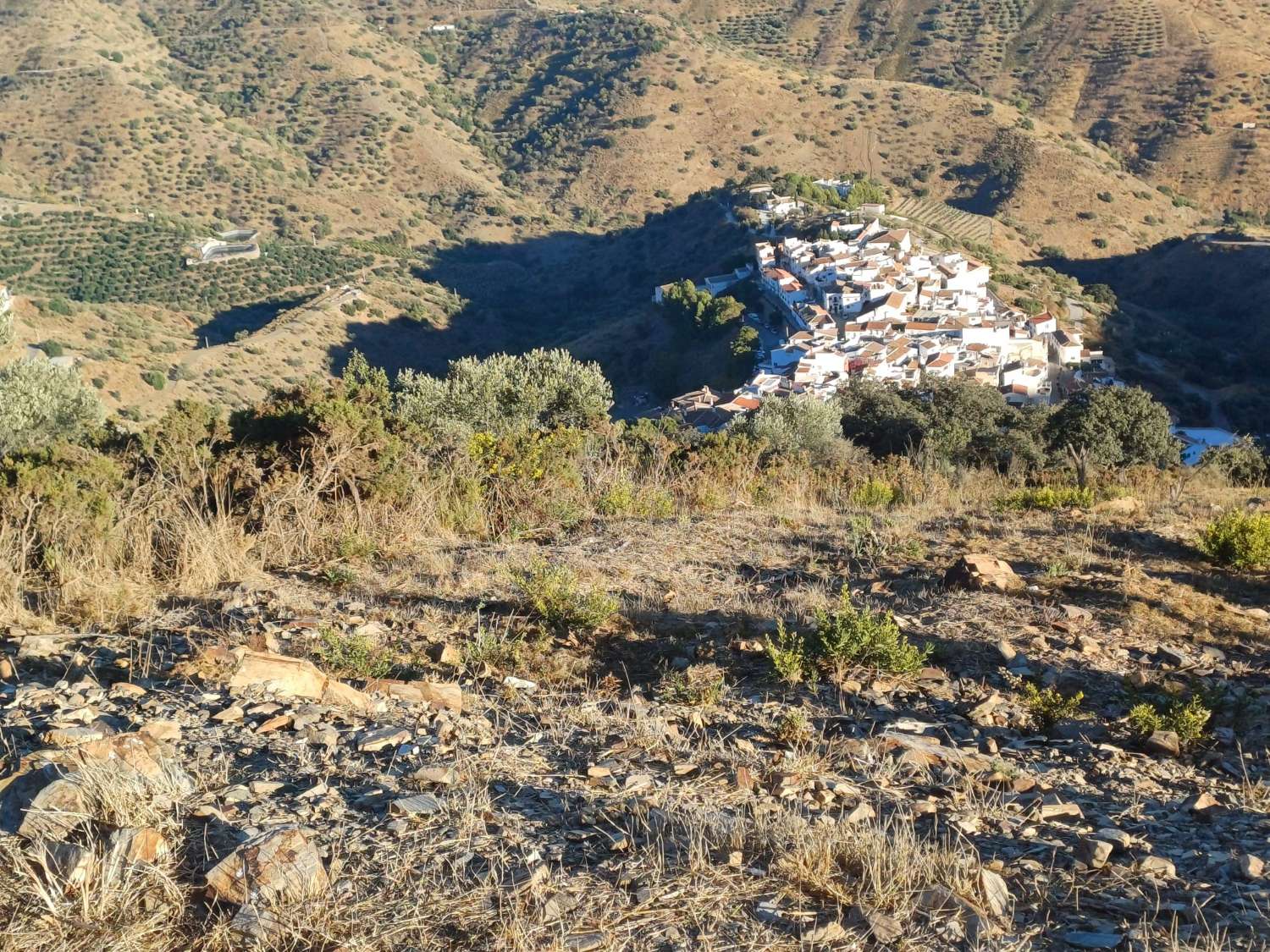 Terreno edificabile a Moclinejo con vista mare
