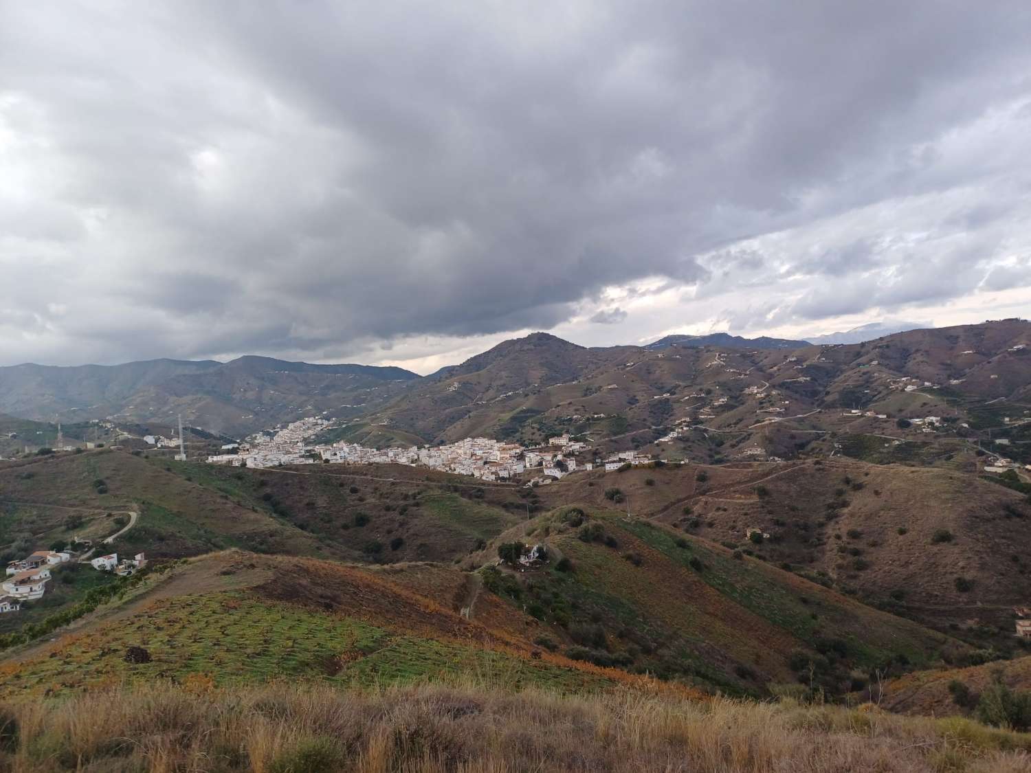 قطعة أرض للبيع في Almáchar