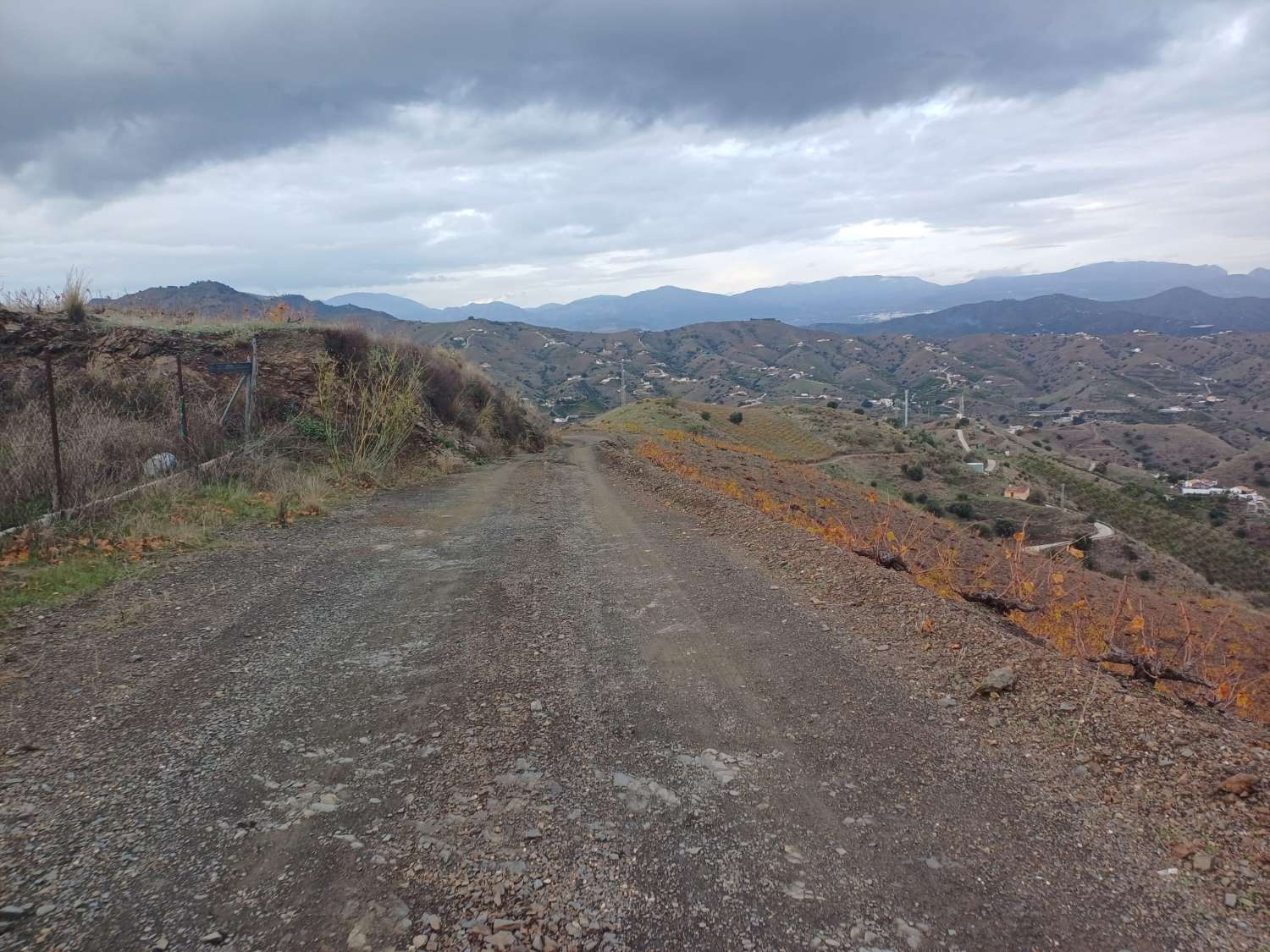 قطعة أرض للبيع في Almáchar