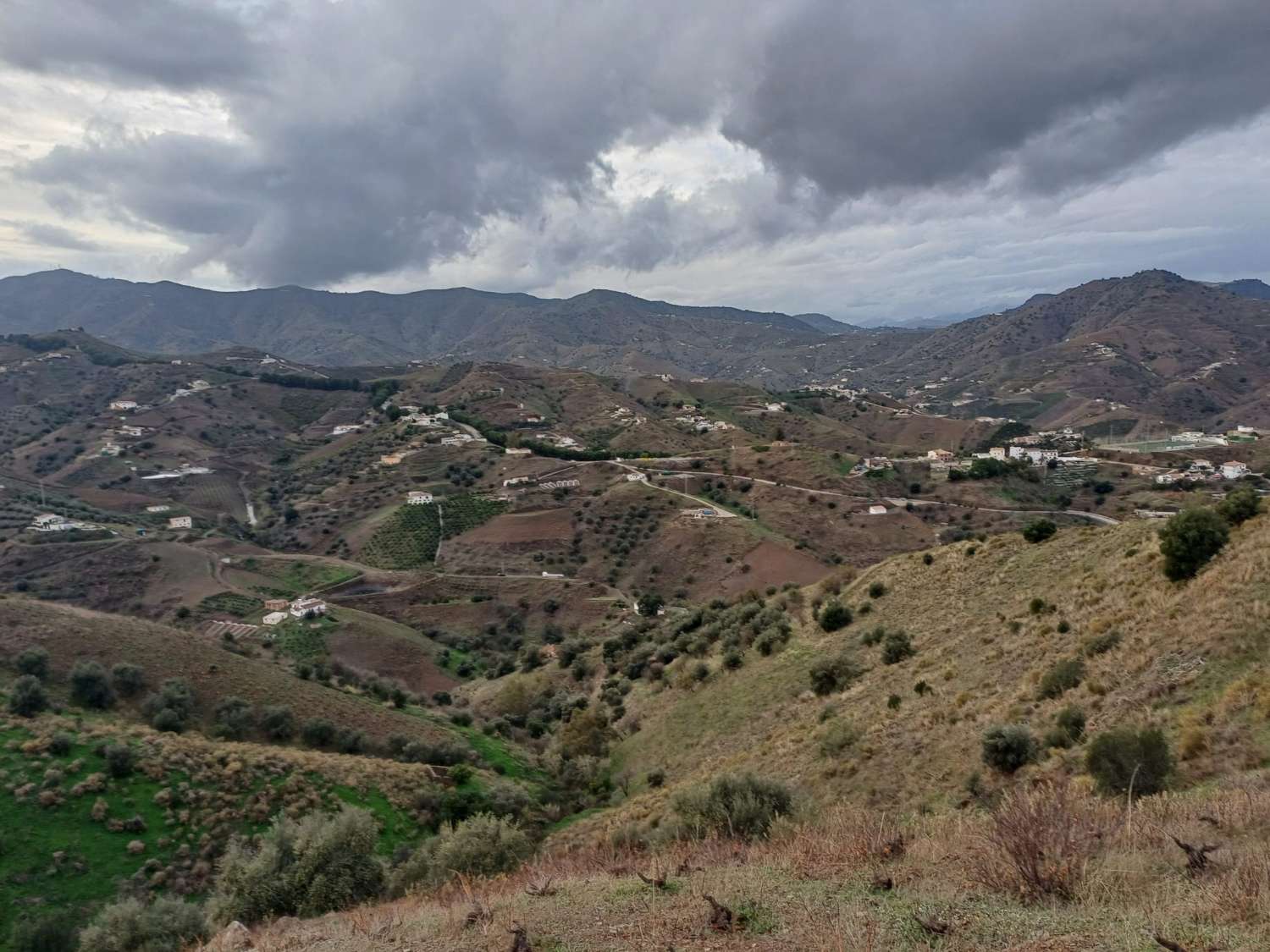 قطعة أرض للبيع في Almáchar