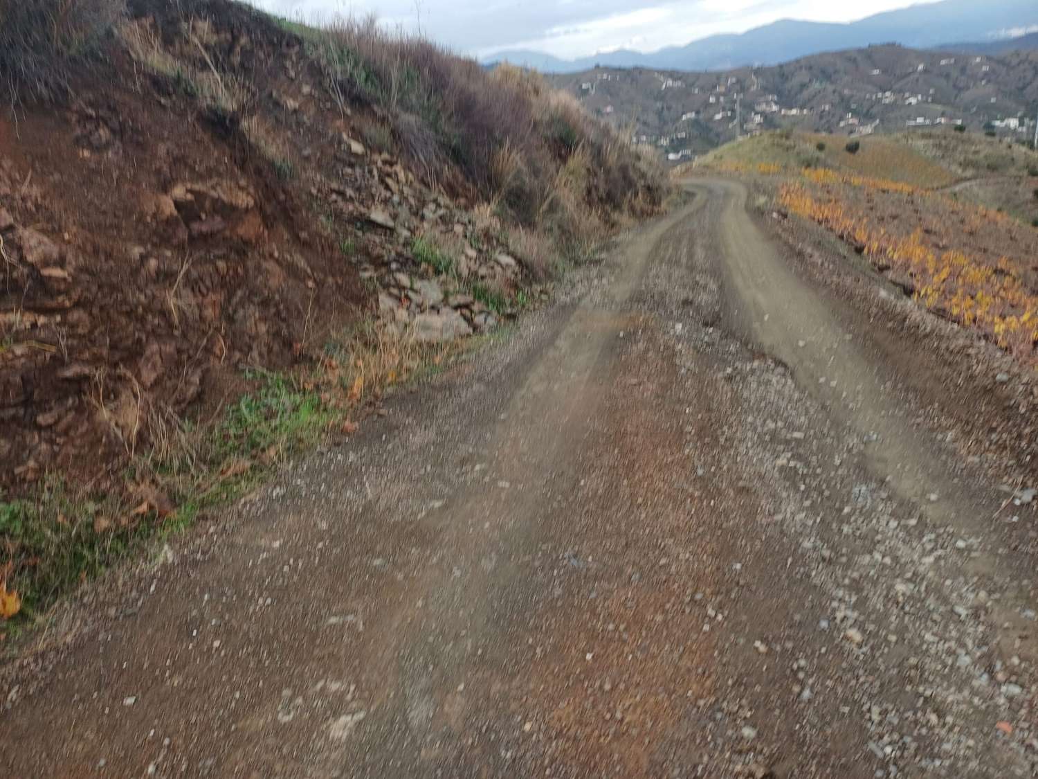 قطعة أرض للبيع في Almáchar