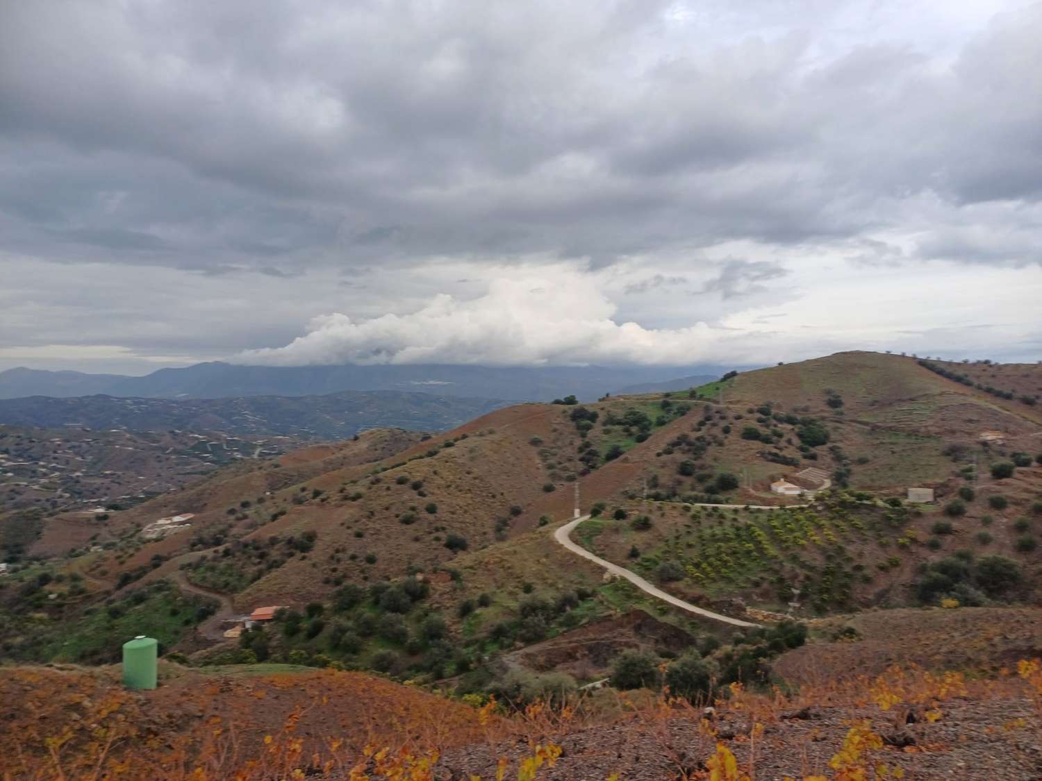 قطعة أرض للبيع في Almáchar