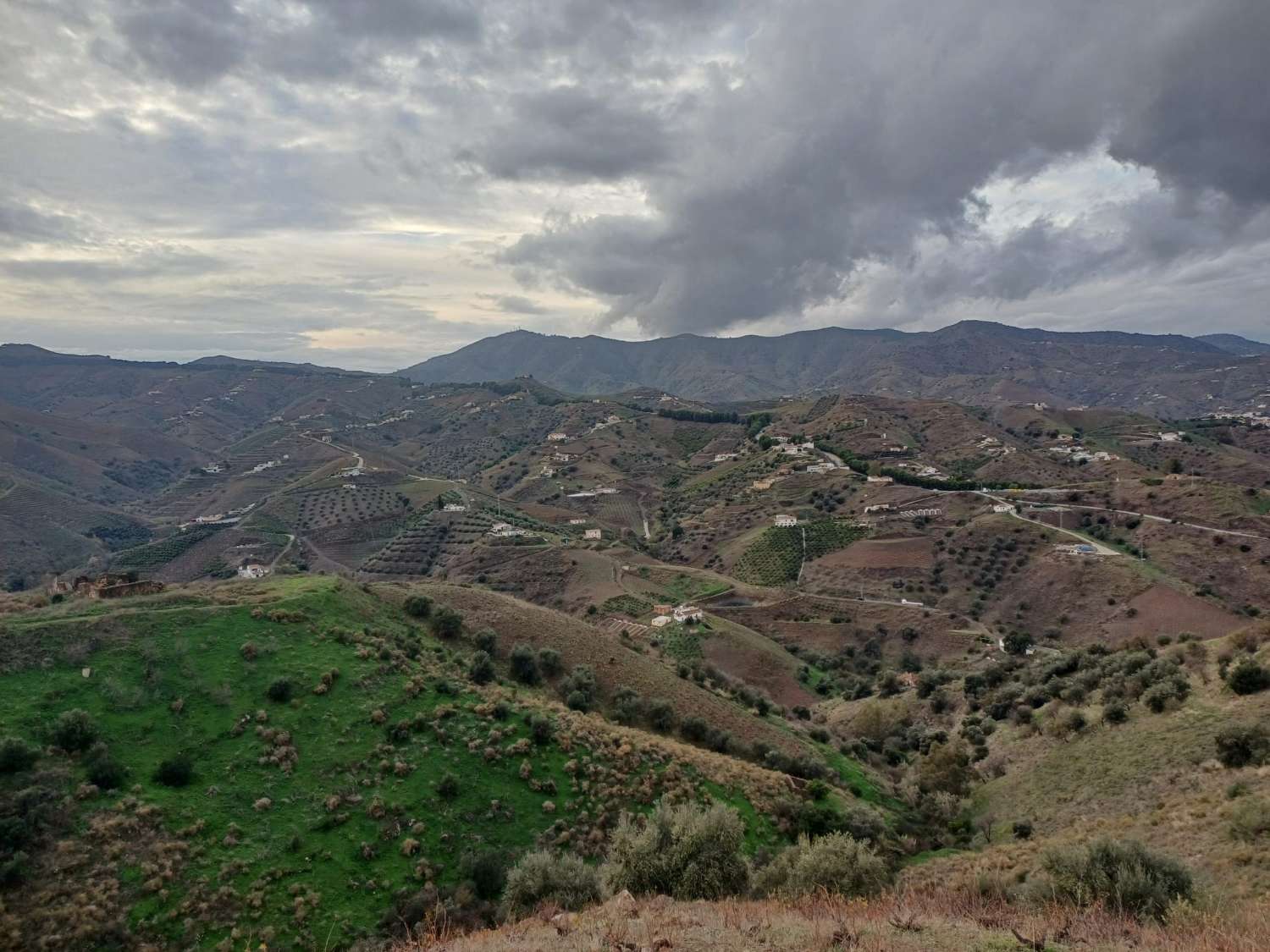 قطعة أرض للبيع في Almáchar