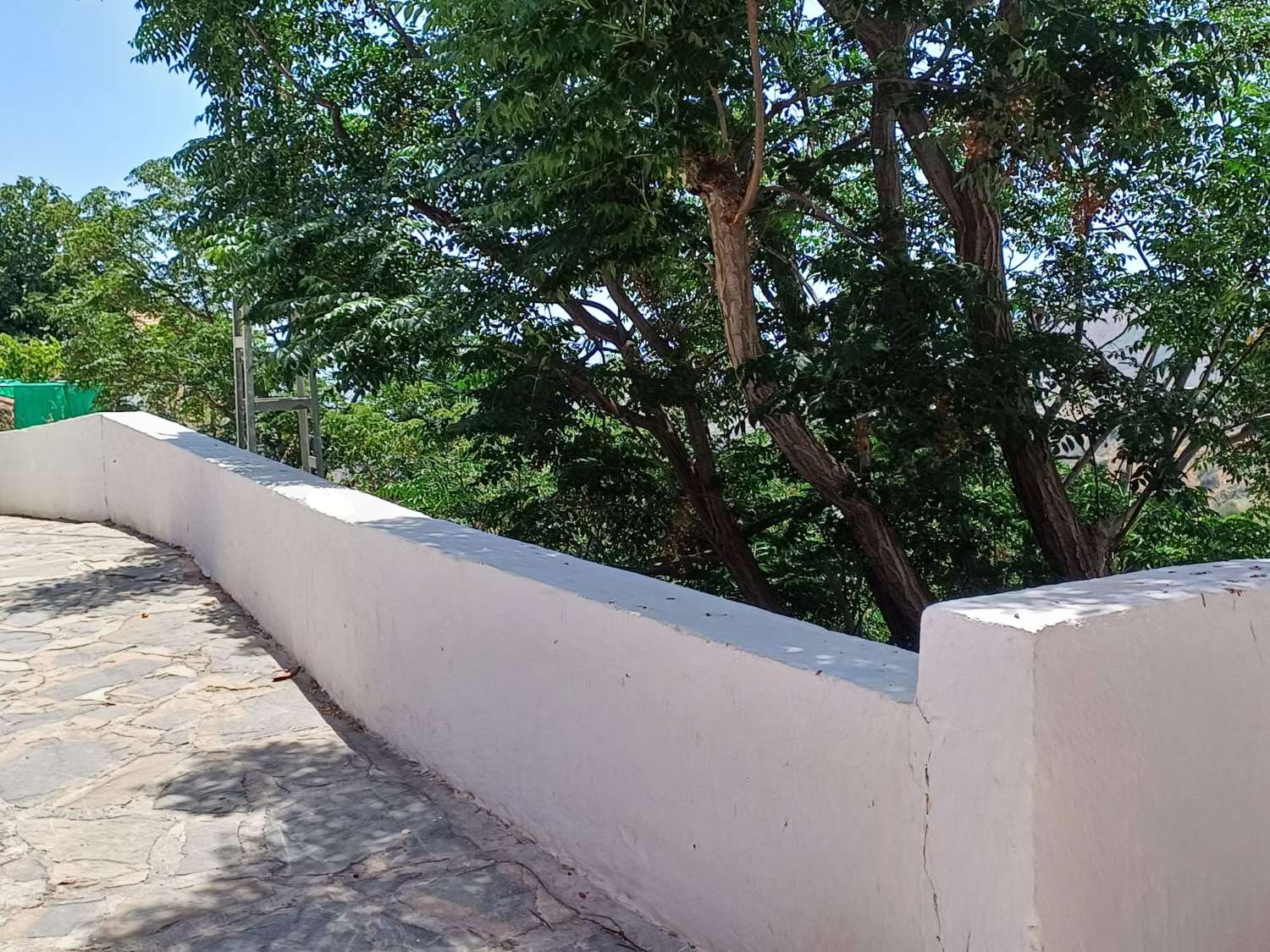 Solar en vallejos(macharaviaya) con vistas al mar