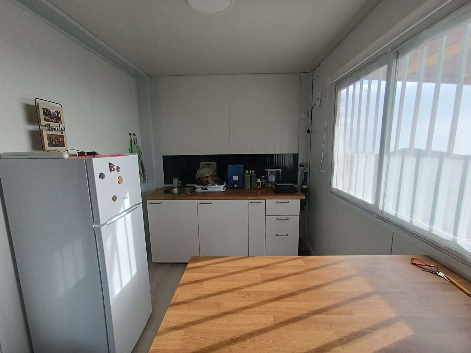 Parcela con casa  prefabricada en moclinejo