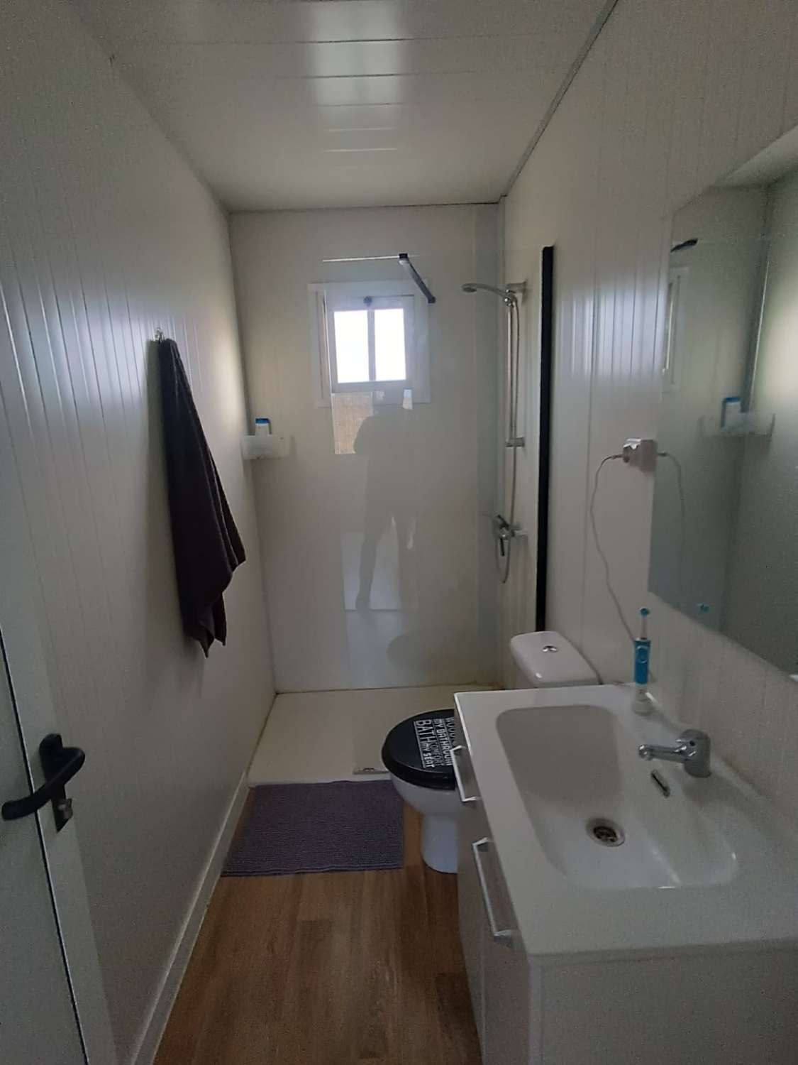 Parcela con casa  prefabricada en moclinejo