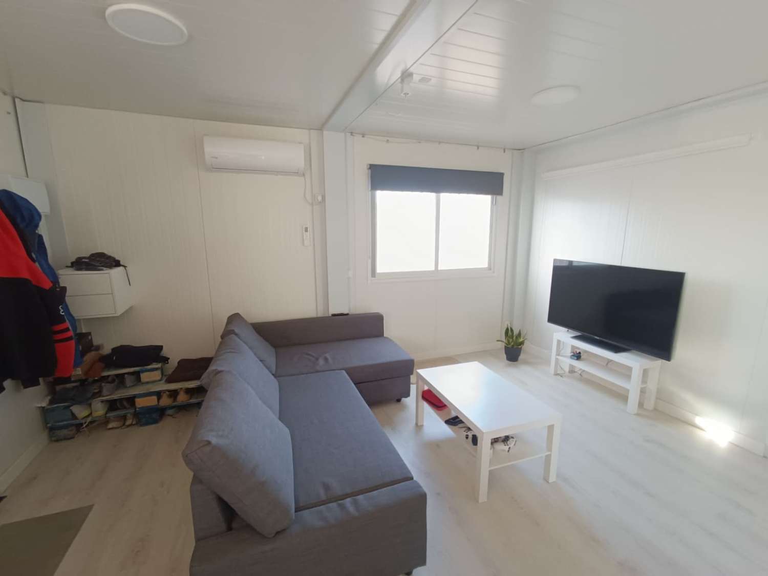 Parcela con casa  prefabricada en moclinejo