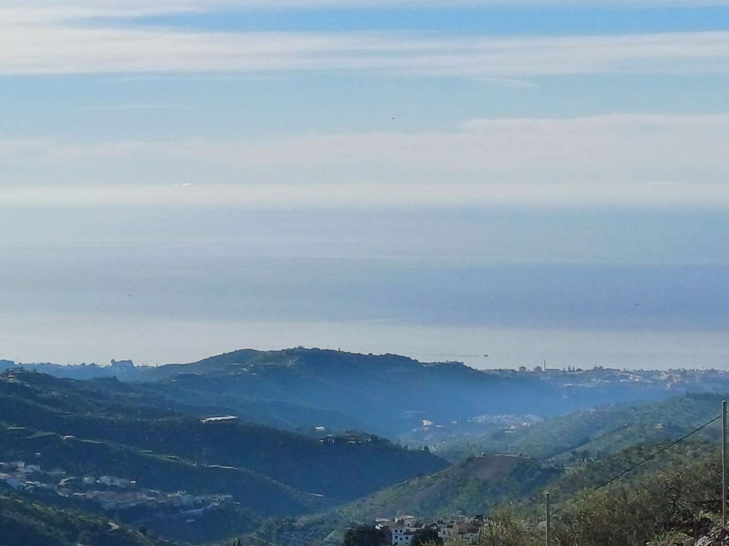 Parcela con casa  prefabricada en moclinejo
