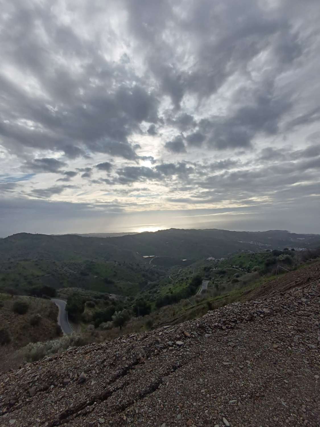 Parcela con casa  prefabricada en moclinejo