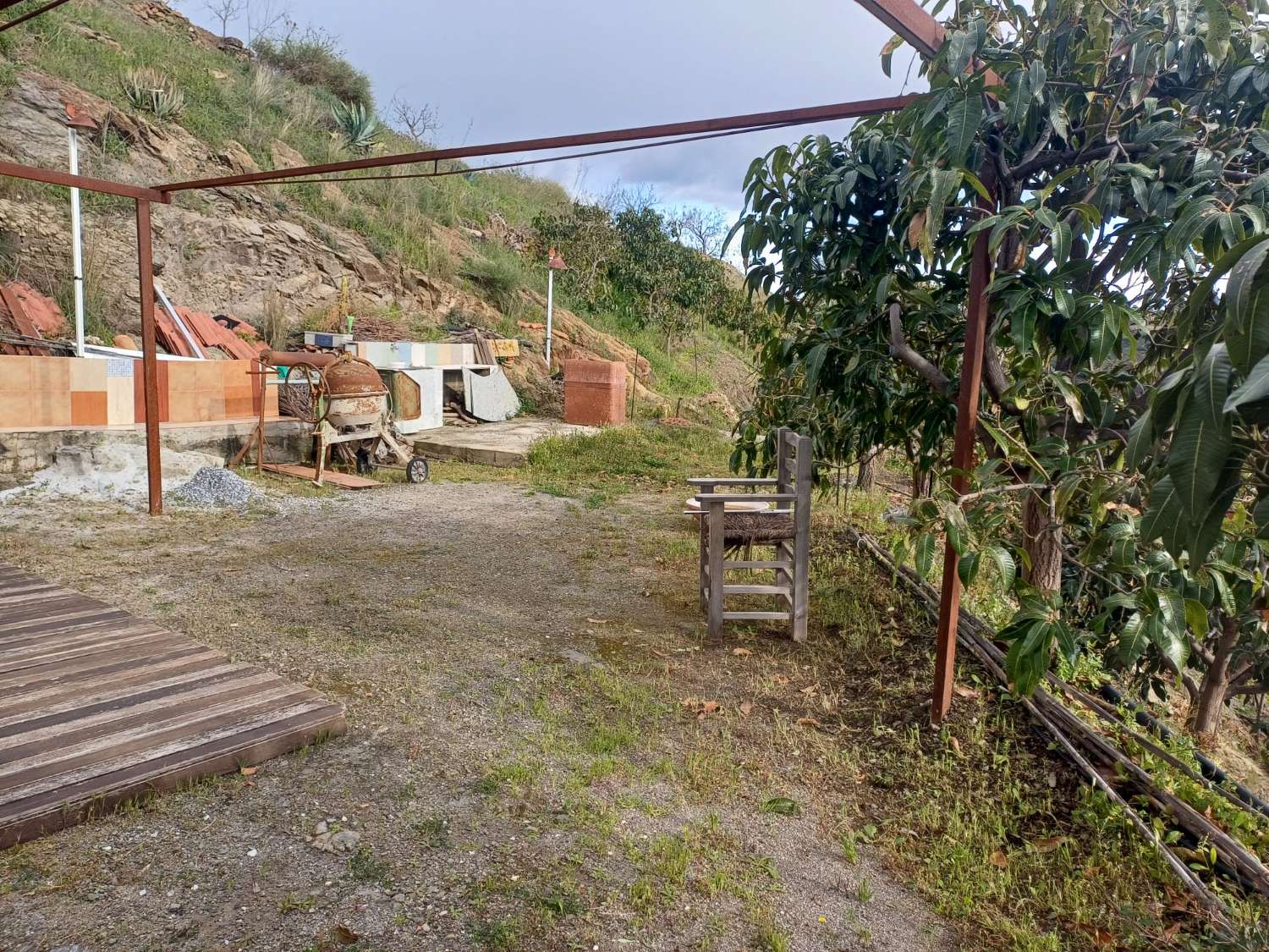 Casa de campo con piscina en Almachar