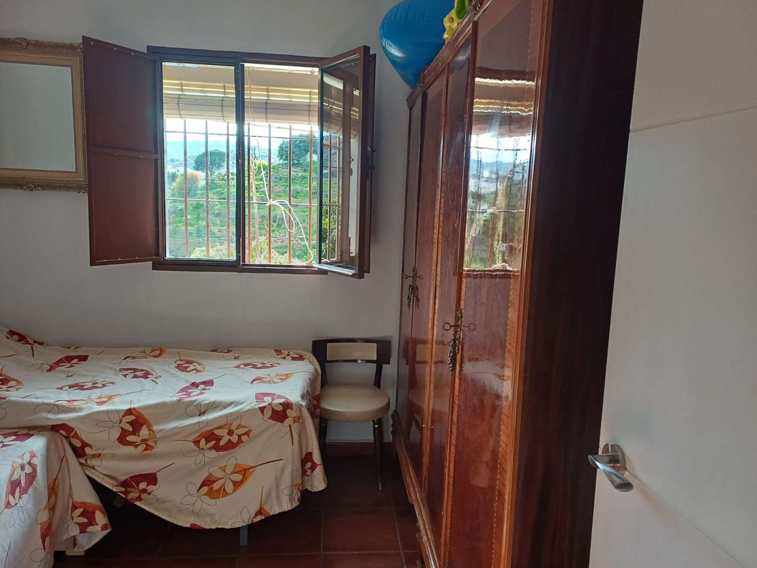 Casa de campo con piscina en Almachar