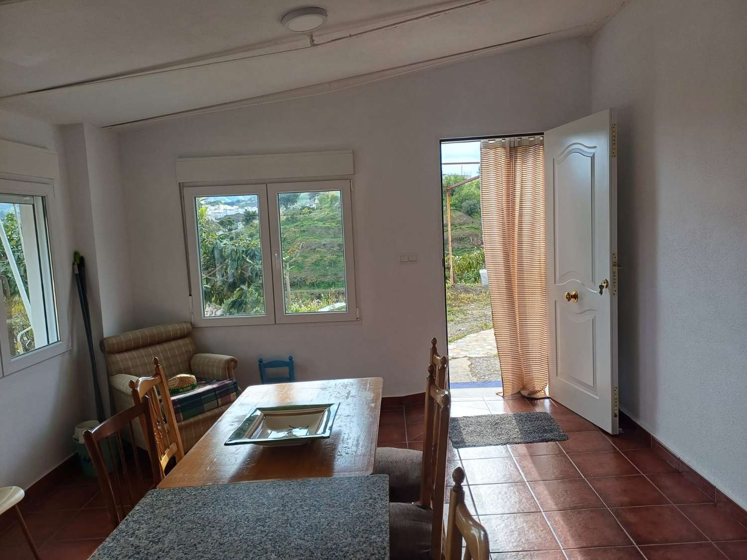 Casa de campo con piscina en Almachar