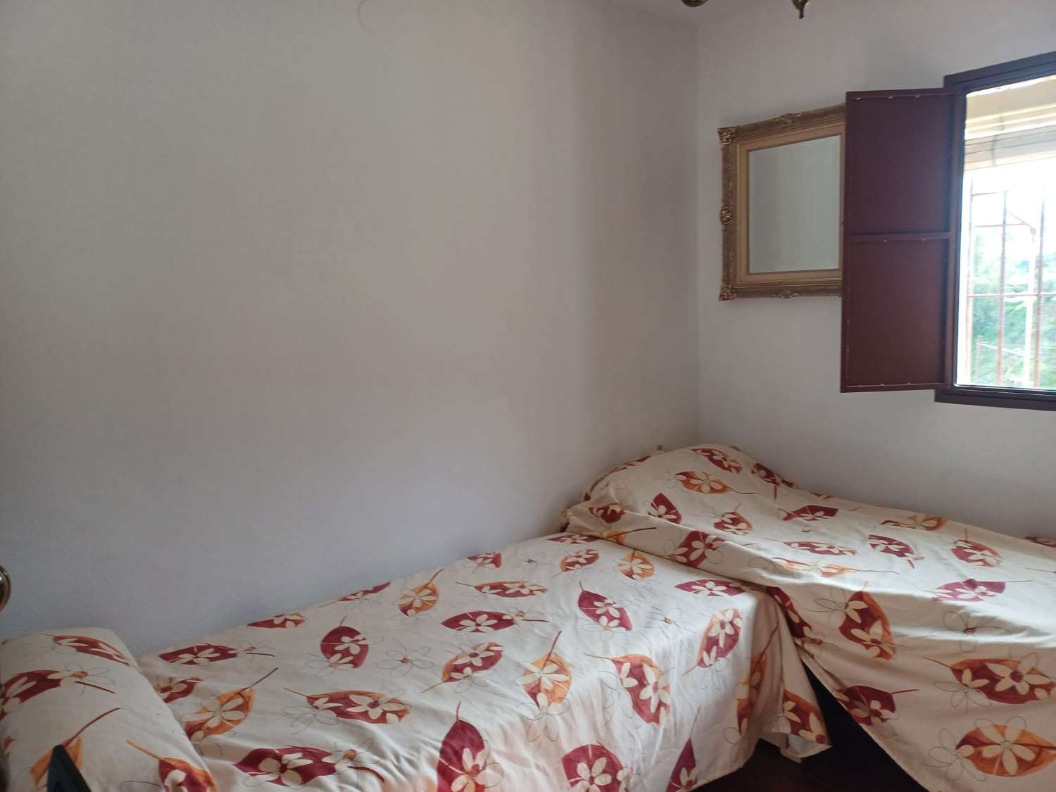 Casa de campo con piscina en Almachar