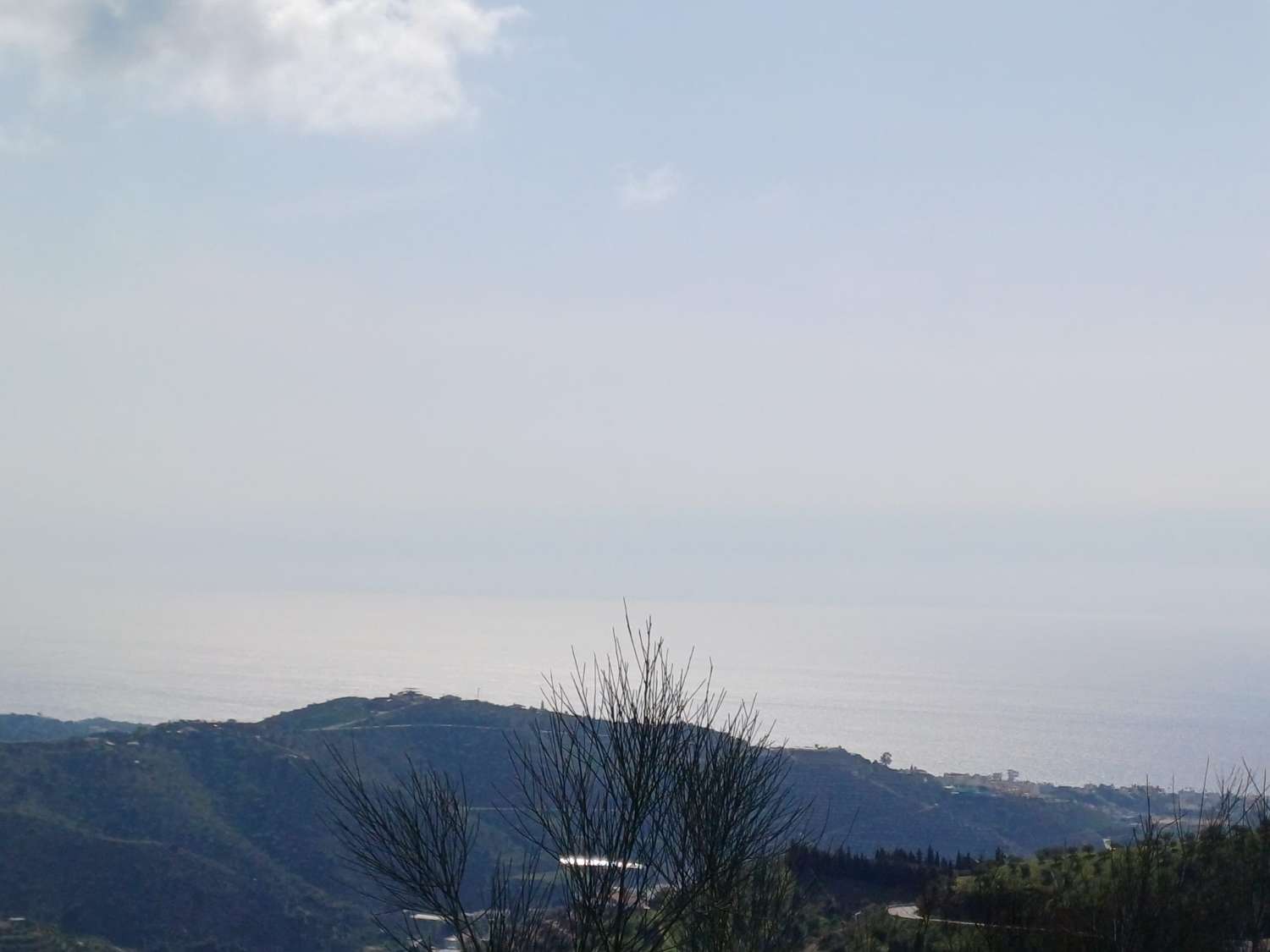 قطعة أرض في الزاوية بإطلالة على البحر