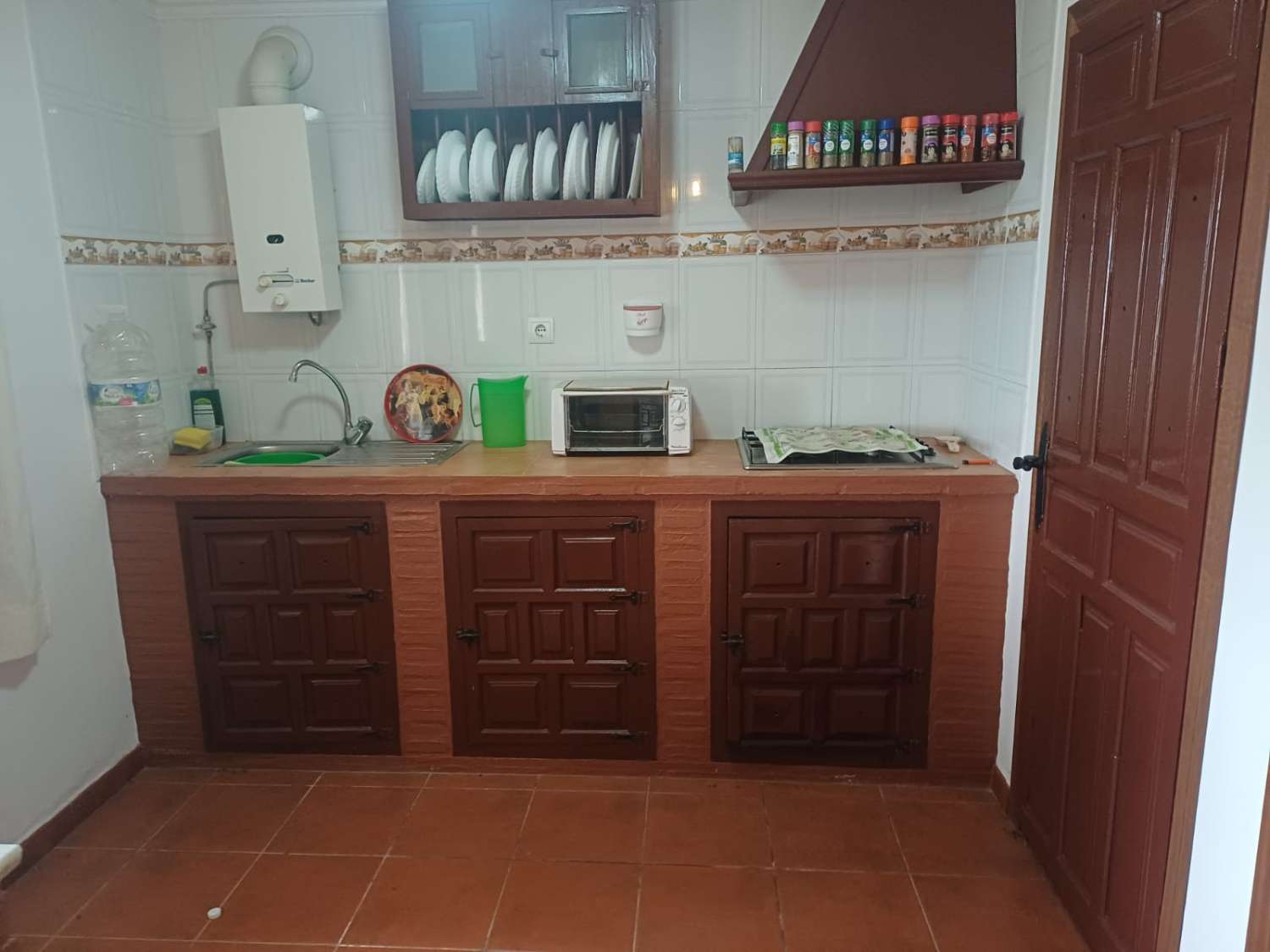 Etxea salgai in Almáchar