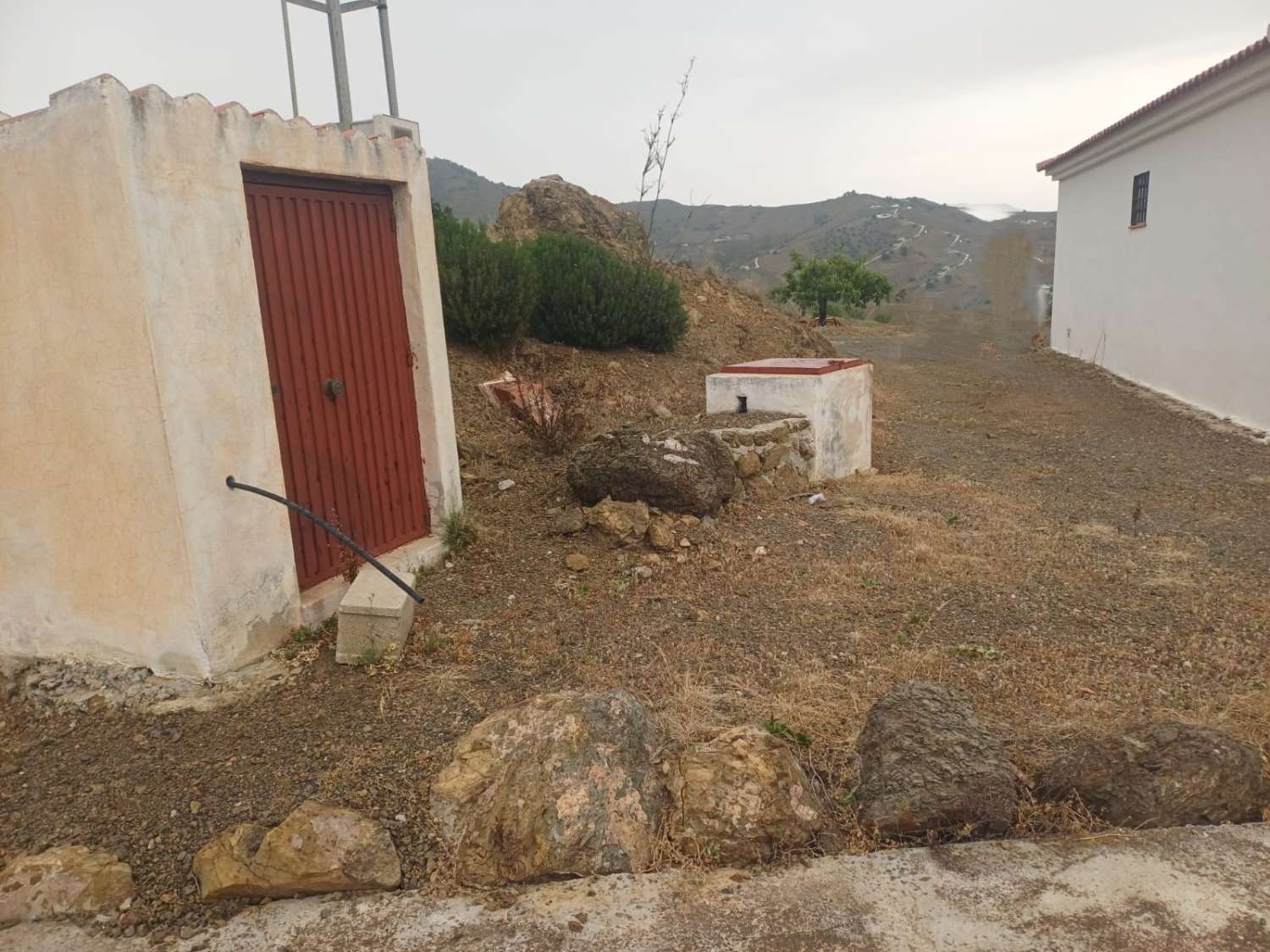 Etxea salgai in Almáchar