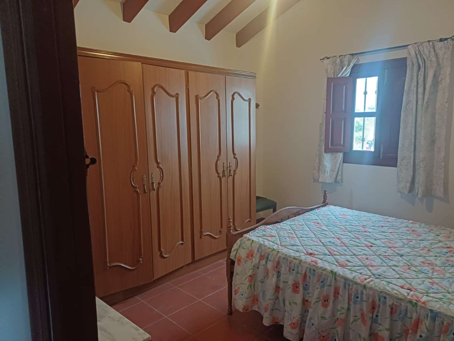 Etxea salgai in Almáchar