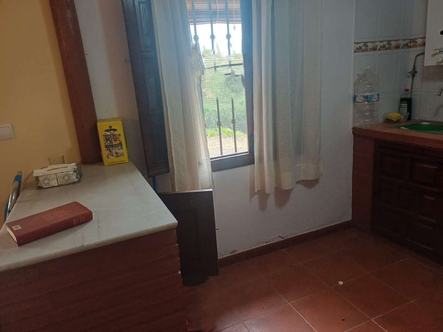 Etxea salgai in Almáchar