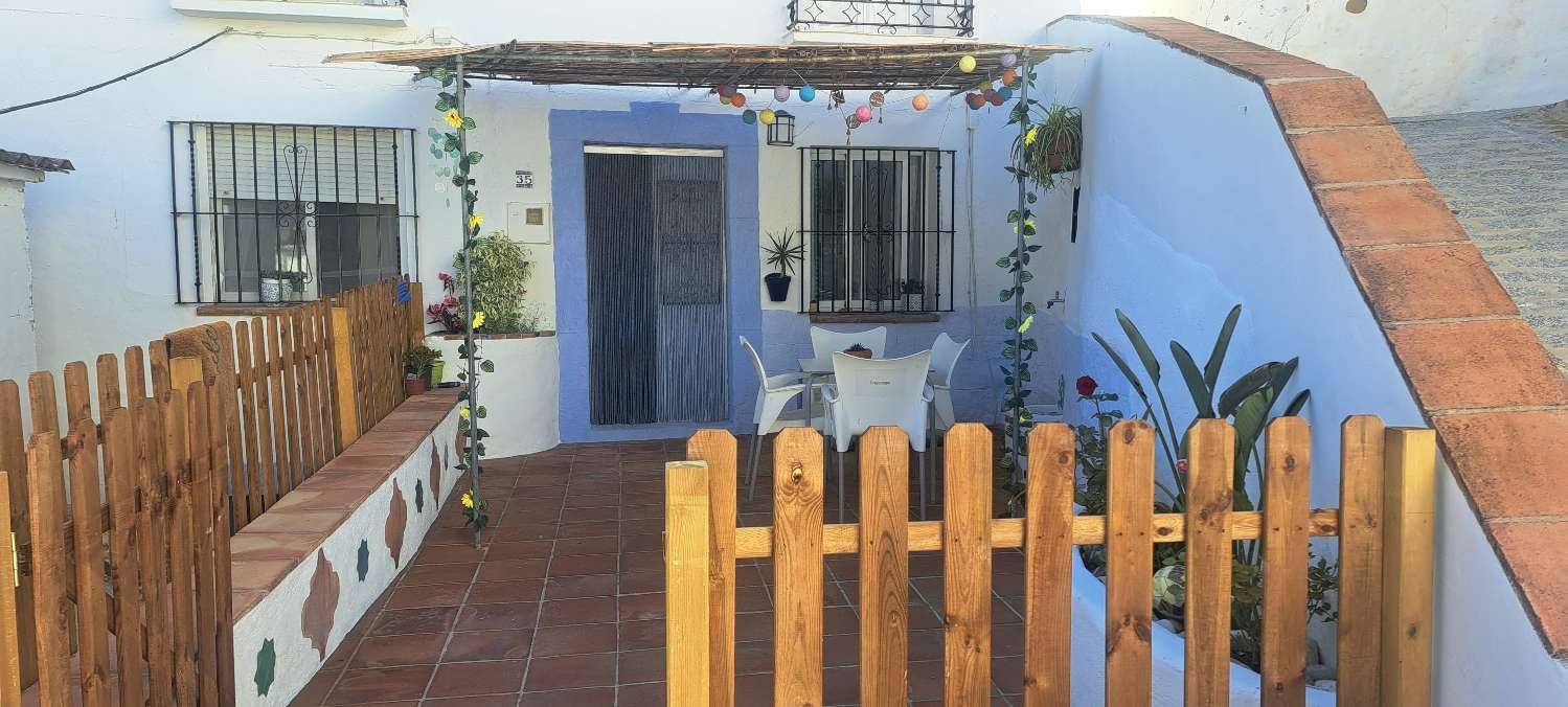 Casa in affitto nel villaggio di Almachar