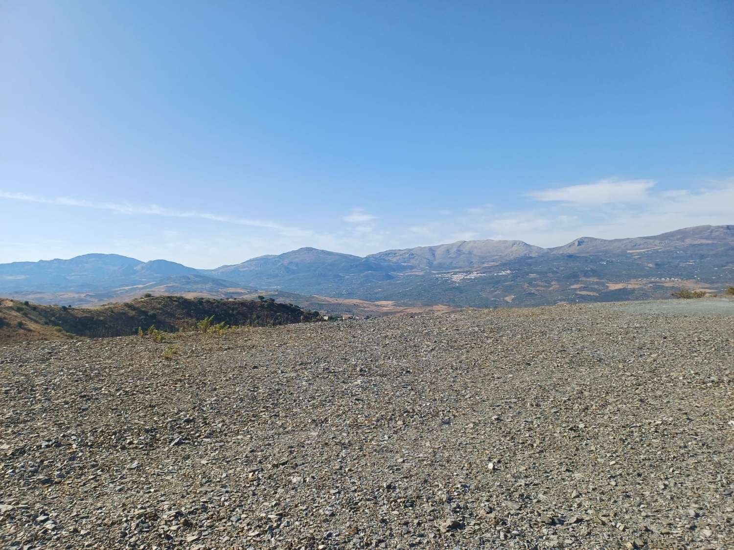 Terrain à La Viñuela avec vue sur le réservoir