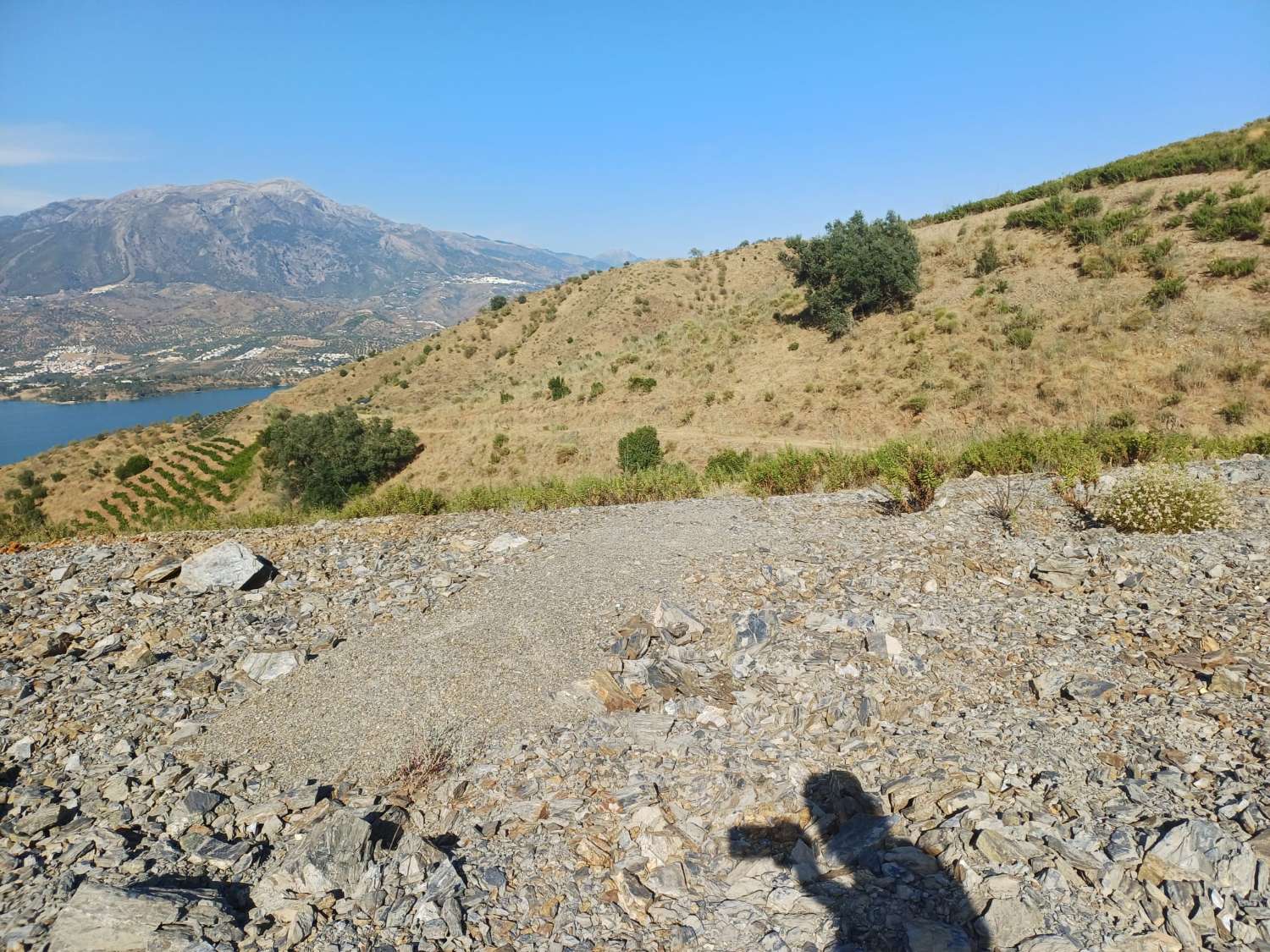 Terrain à La Viñuela avec vue sur le réservoir