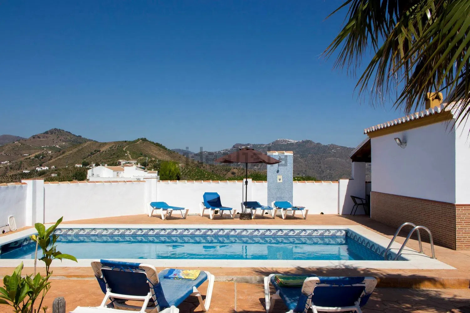 Chalet de campo con piscina en almachar