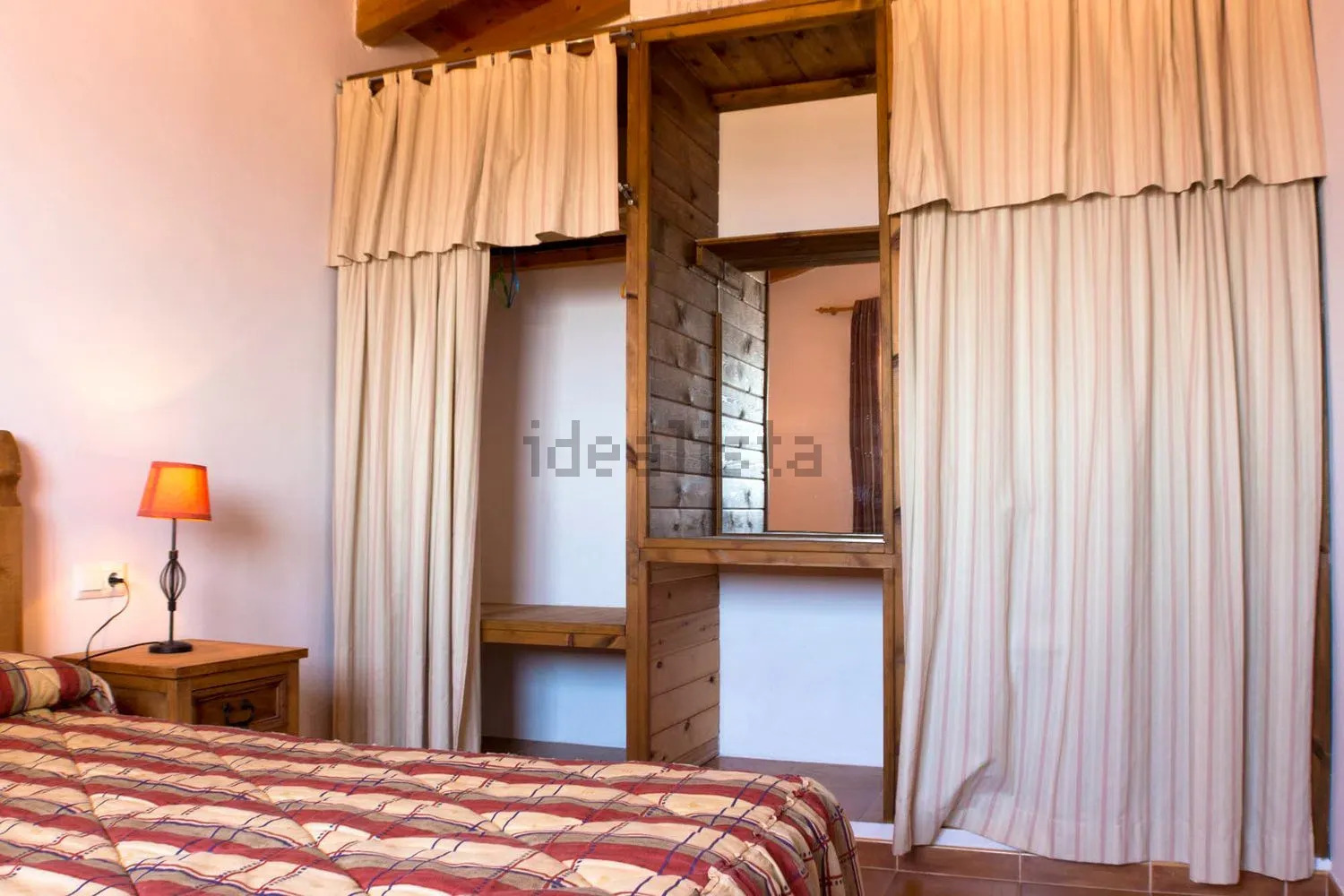 Chalet de campo con piscina en almachar