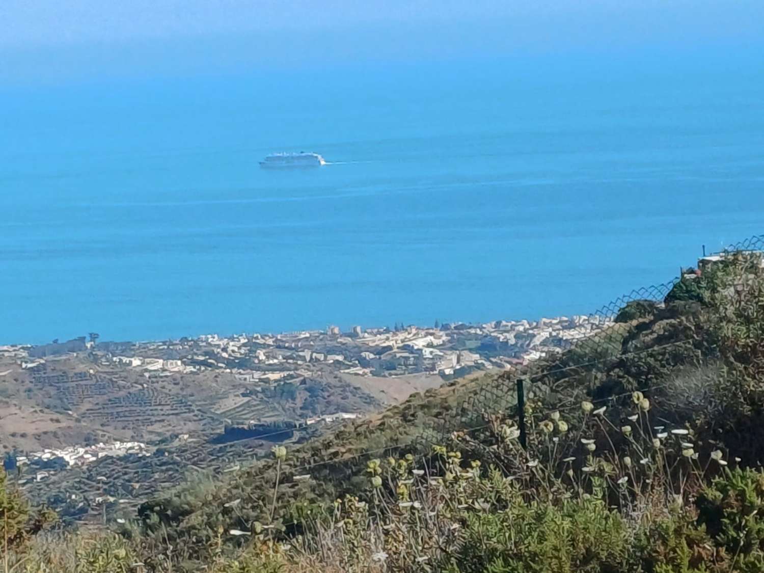 Parcela en moclinejo para hacerse un chalet + piscina o un campig
