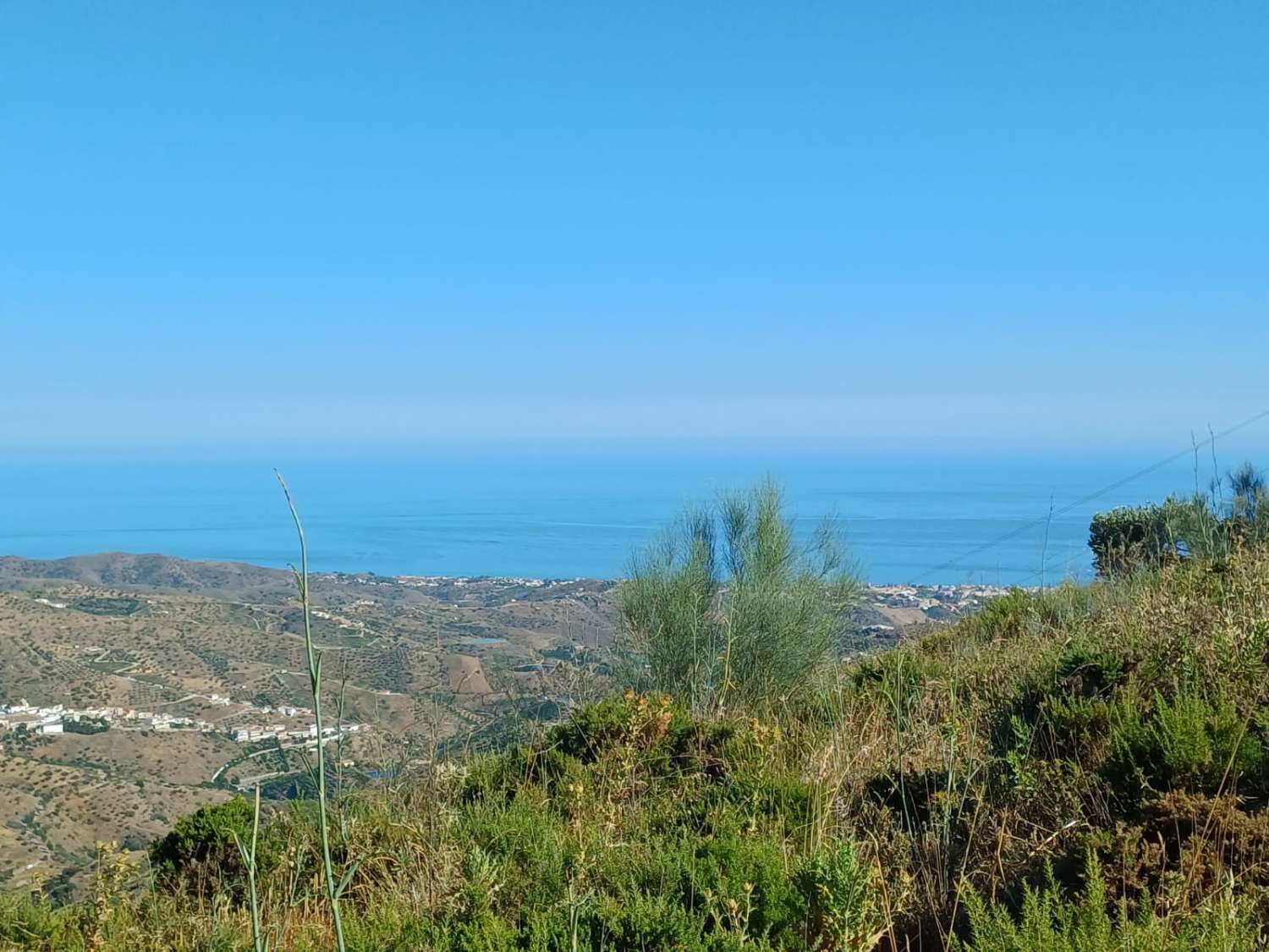 Parcela en moclinejo para hacerse un chalet + piscina o un campig