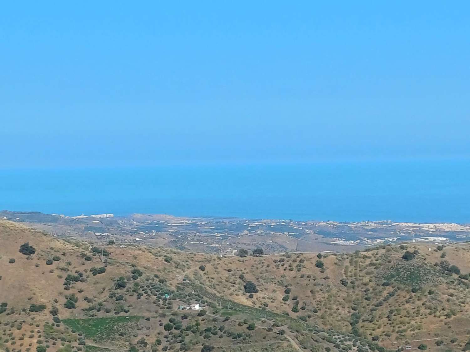 Parcela en moclinejo para hacerse un chalet + piscina o un campig