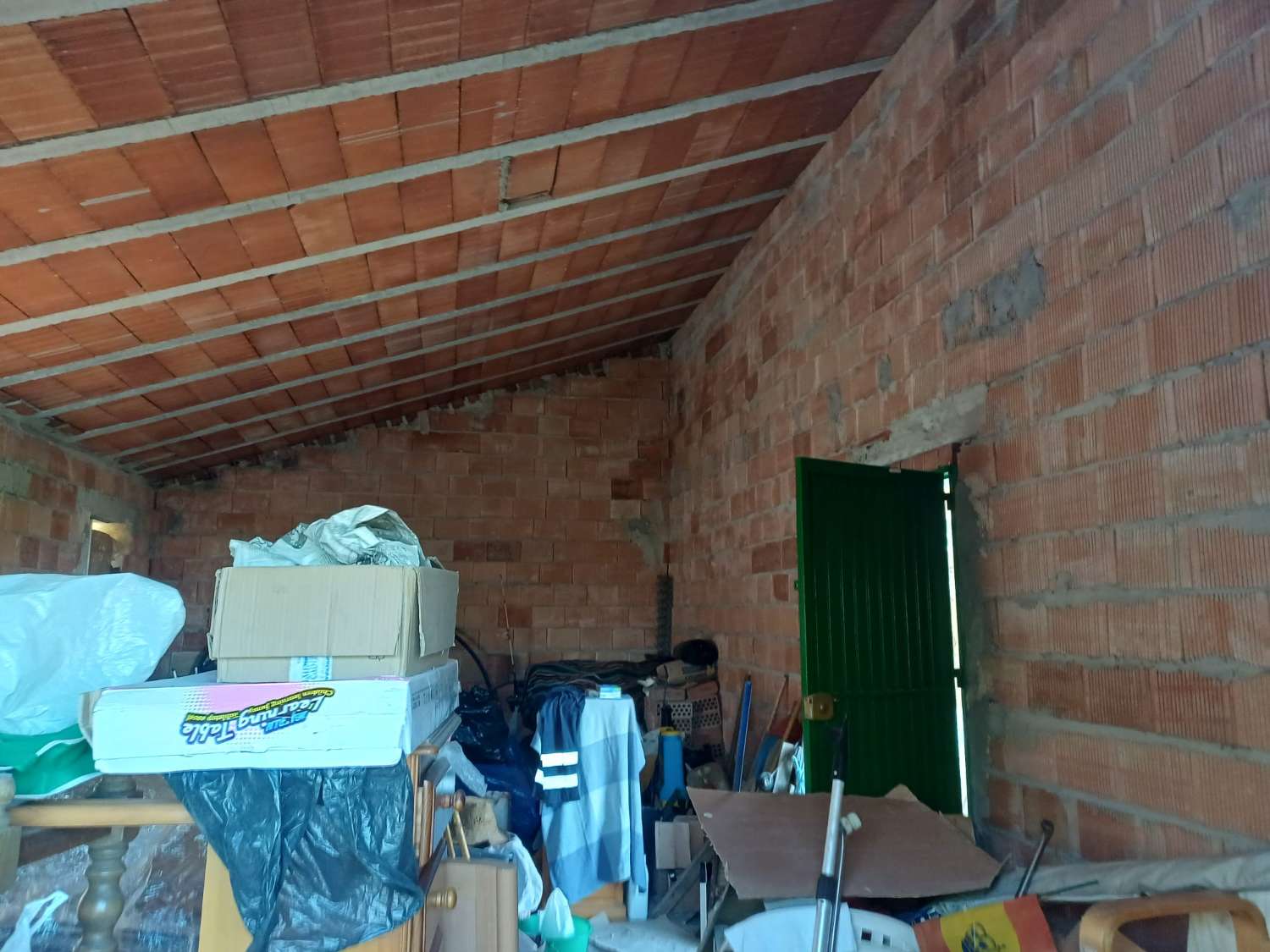 Parcela con casa de campo sin terminar  en almachar