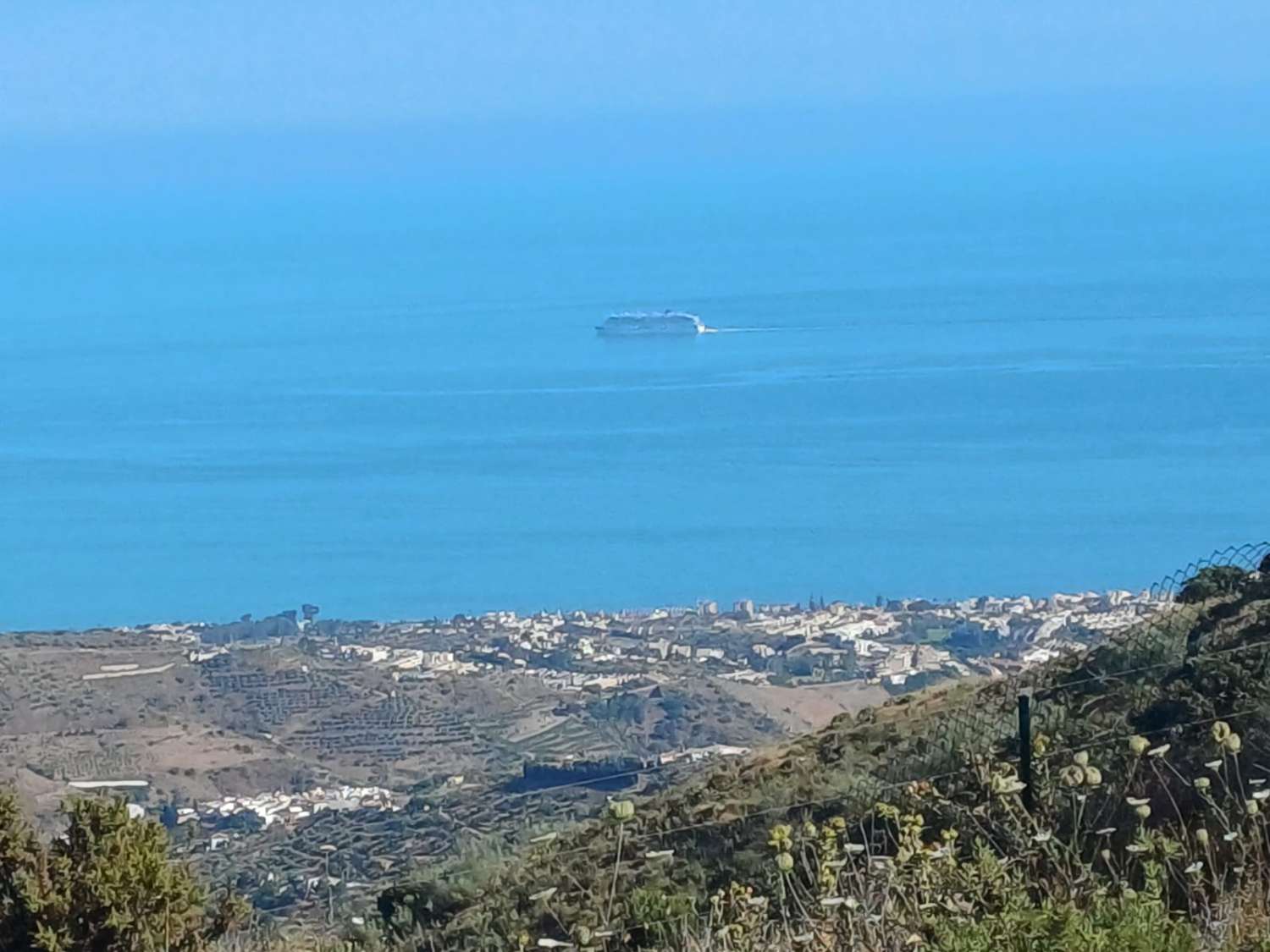 Parcela en moclinejo con agua y vistas al mar