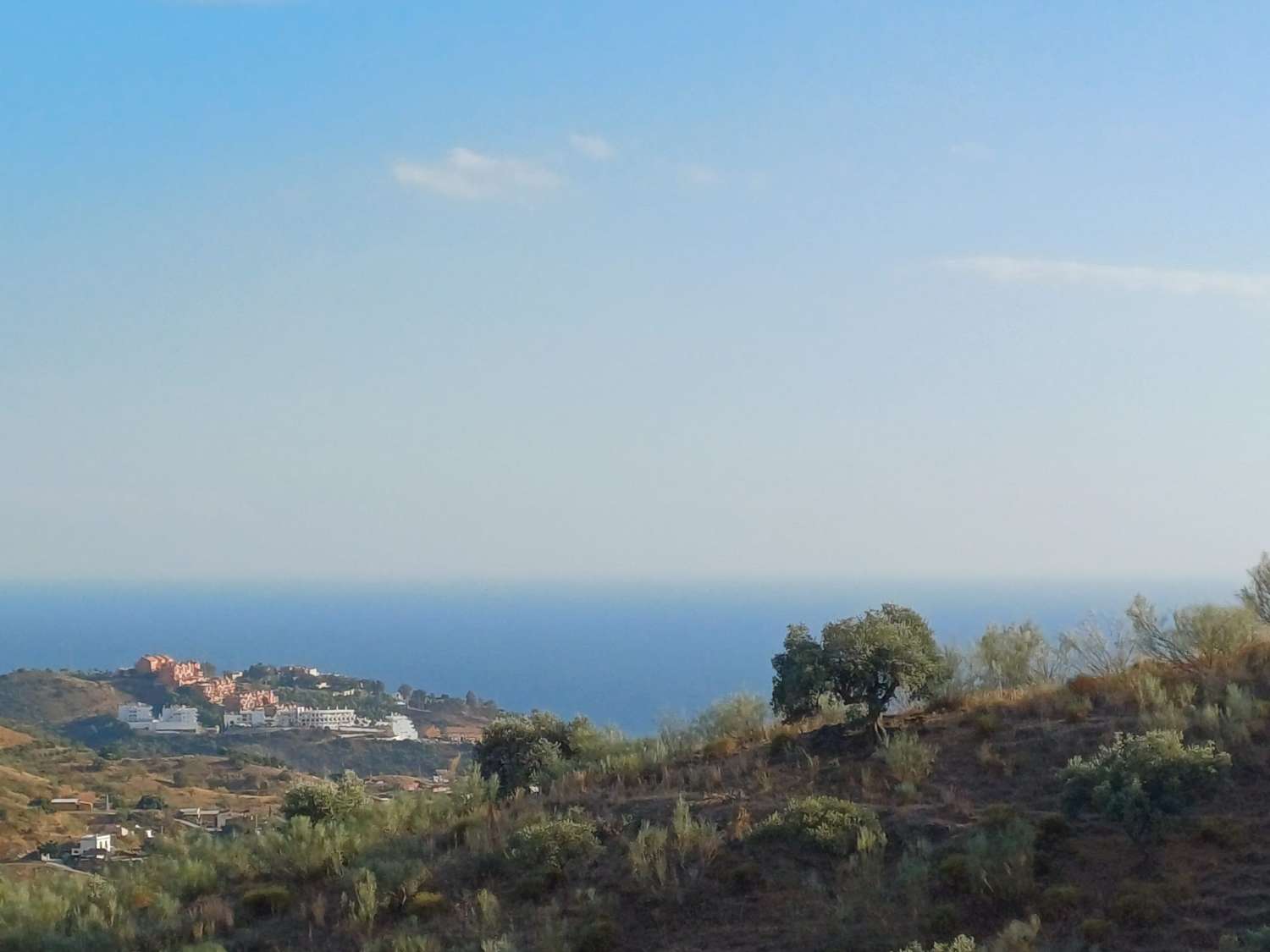 Perceel aan de rivier de Granadilla met uitzicht op zee