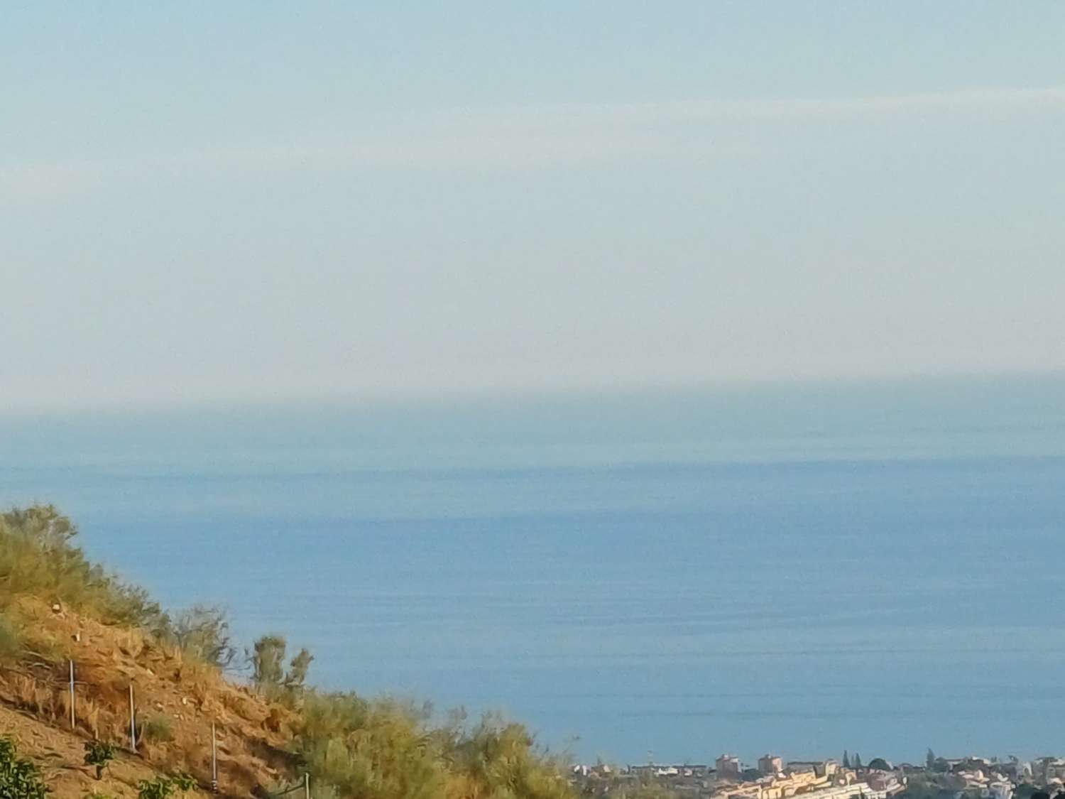 Parcela en moclinejo con vistas al mar