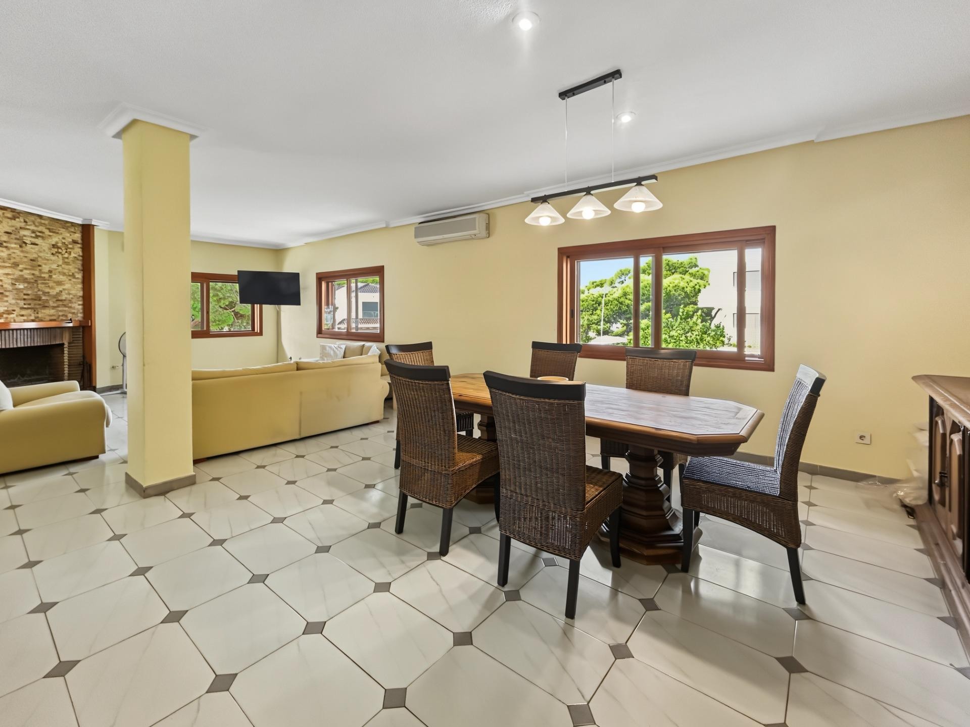 Villa en venta en Orihuela