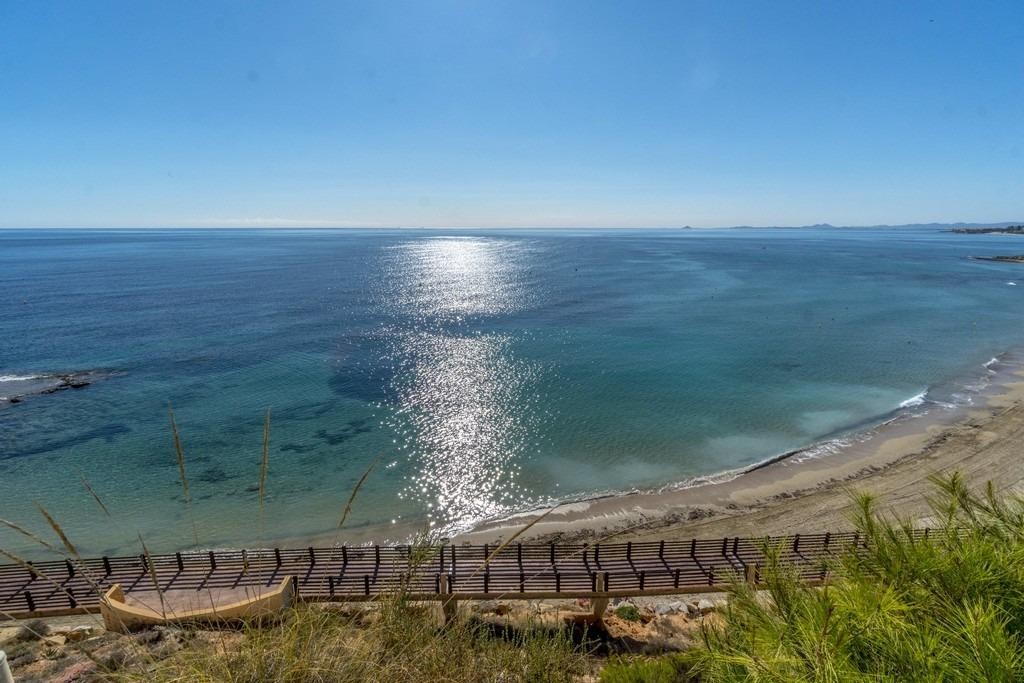Villa en venta en Orihuela