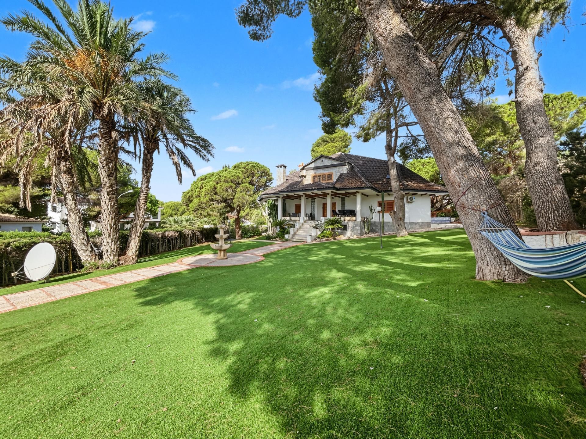 Villa en venta en Orihuela