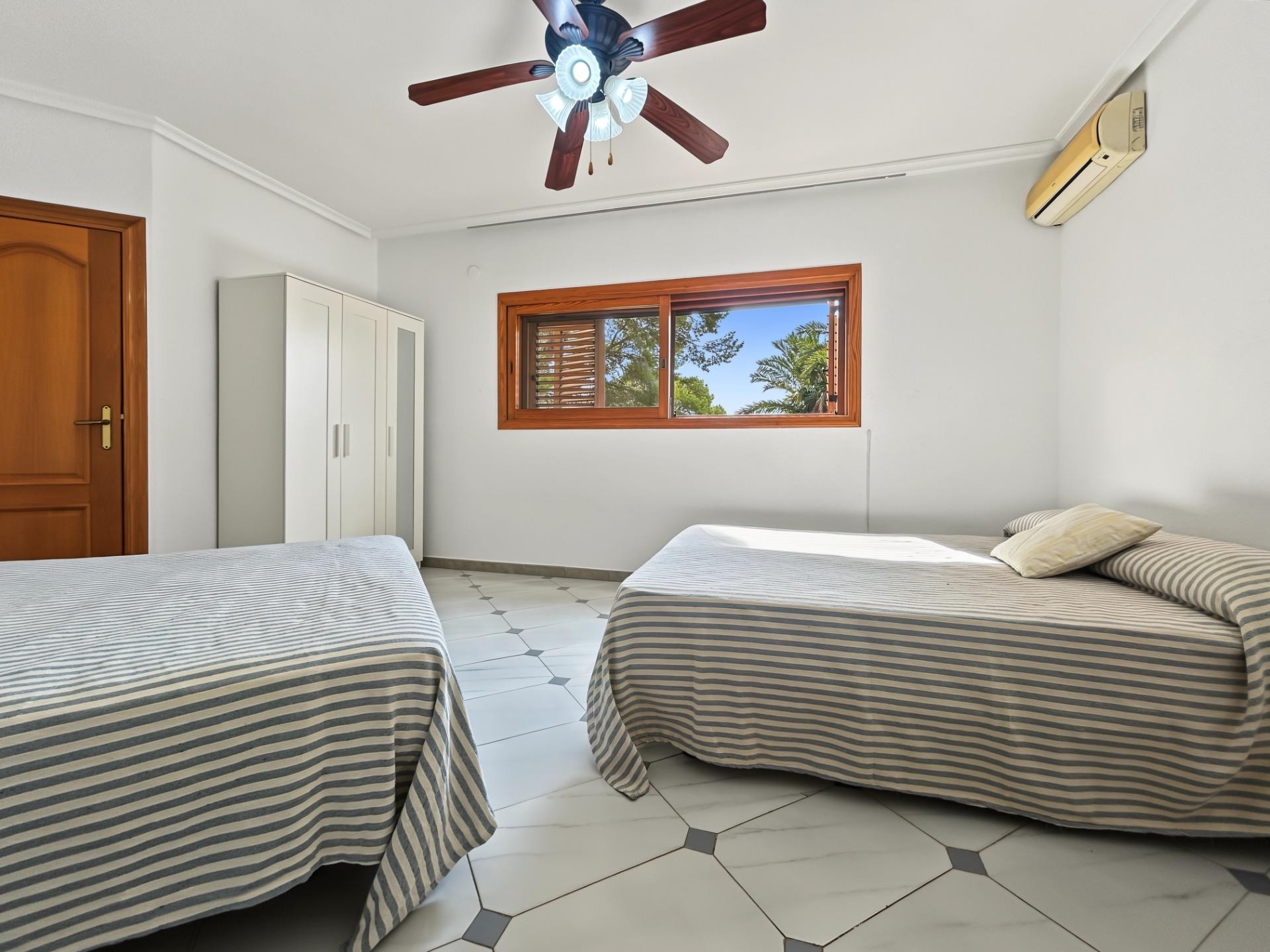 Villa en venta en Orihuela
